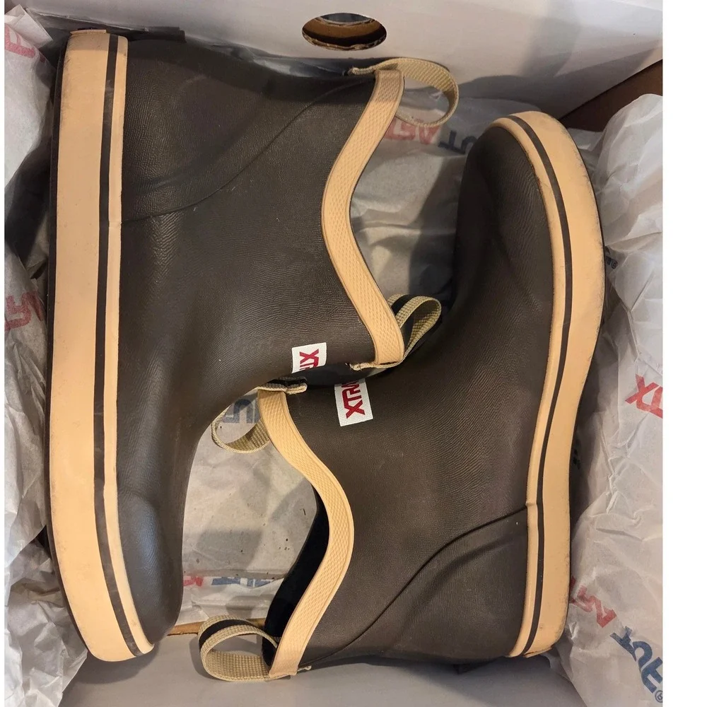 XTRATUF Kids Ankle Deck Boot Brown Waterproof Rubber Slip On XKAB900 US 2M EU 33